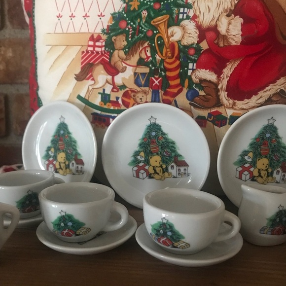 Rare Vintage 1970’s Christmas Miniature Tea Set - Picture 8 of 12